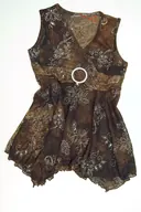 Braunes Sommerkleid mit Blumenmuster
