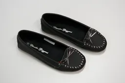 Schwarze Mokassins